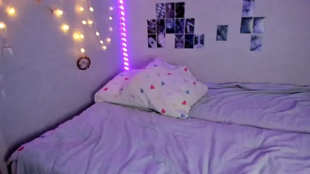 YunaPeace online show from November 19, 9:53 am