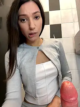  MiaQueen  online show from January 7, 10:57 pm