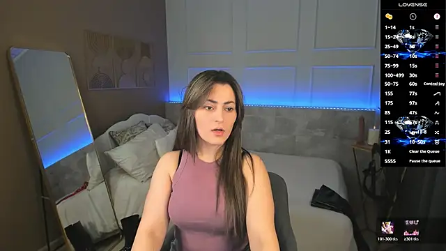 KylieMellow online show from April 22, 5:15 am