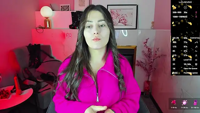 KylieMellow online show from December 14, 5:24 am