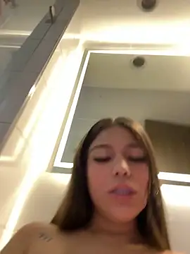 Alyshanon18 online show from April 16, 9:36 pm