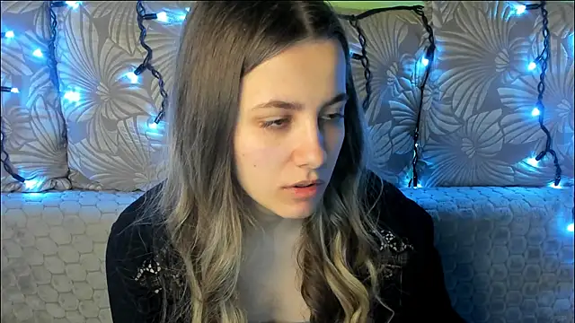 MaggieCake online show from April 27, 1:25 am