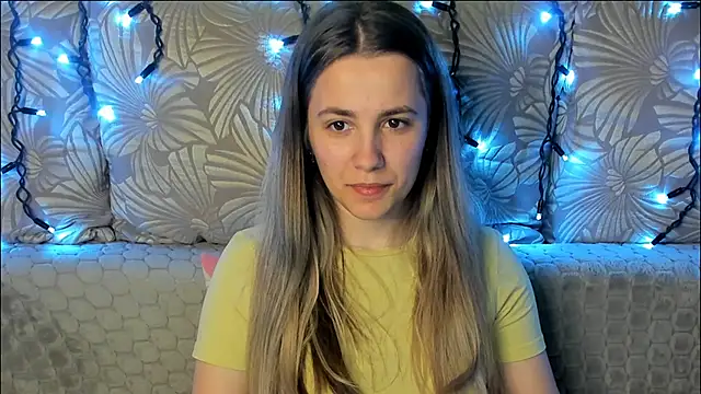 MaggieCake online show from April 21, 3:02 am