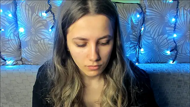 MaggieCake online show from April 26, 1:03 am