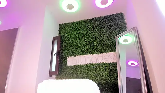 realhotfallingdevil online show from July 28, 3:59 am