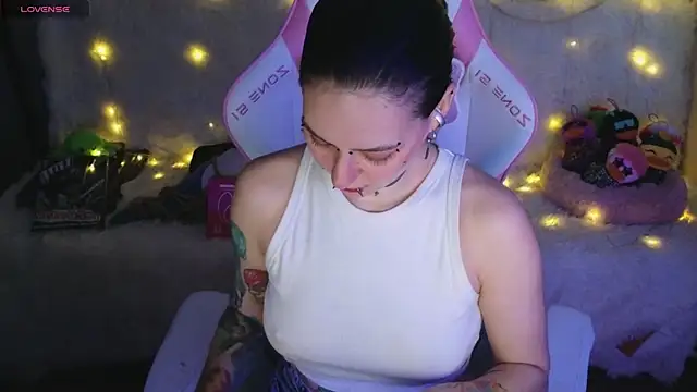 Ginger Stay online show from April 22, 8:11 am