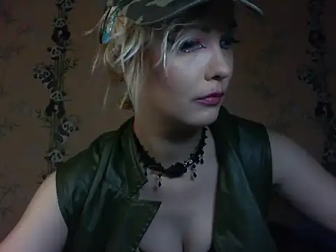 WildMissNiks online show from March 5, 9:49 am