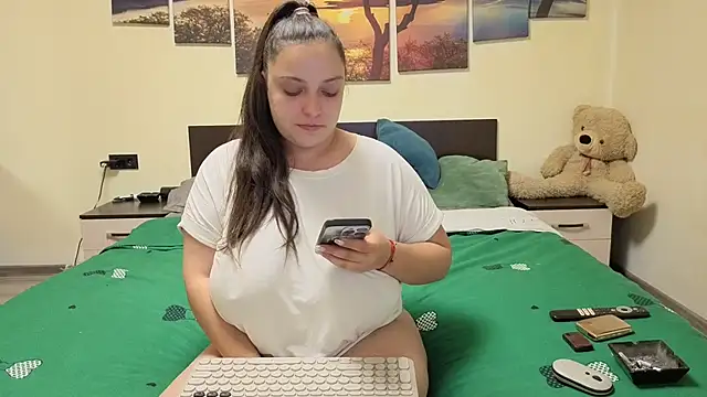 adelline online show from April 2, 8:50 pm