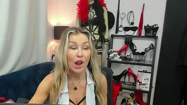 crystaLUX online show from November 21, 6:59 am