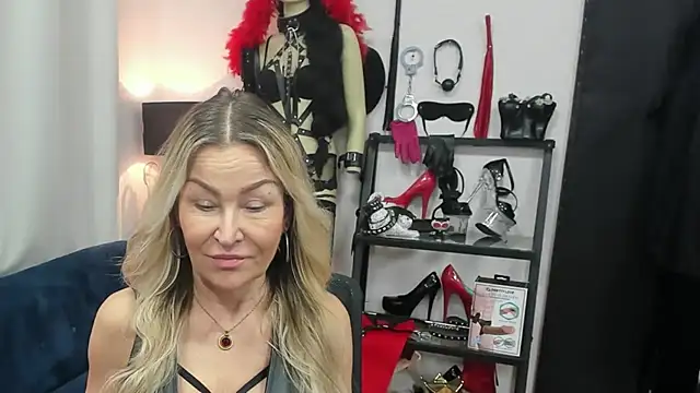 crystaLUX online show from February 16, 5:40 am