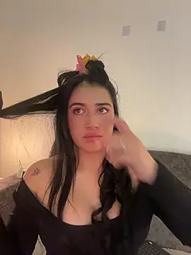 KallyMyller1 online show from April 21, 7:43 pm