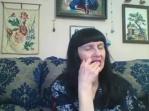 MelanyBanks online show from April 23, 12:29 pm