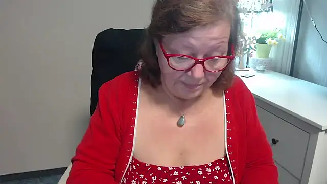Snapshot of Adelewildx chatting on September 18, 4:00 am Adelewildx online show from September 18, 4:00 am
