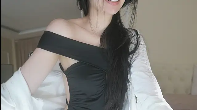 Snapshot of IsMiMi chatting on October 4, 4:44 pm IsMiMi online show from October 4, 4:44 pm