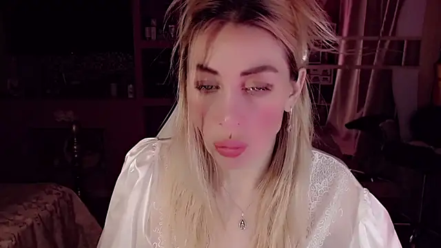 AnnieGOld  online show from December 22, 4:15 am