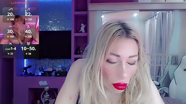 AnnieGOld  online show from November 8, 11:10 pm