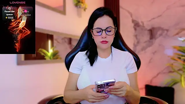 pamelajackson online show from April 8, 10:23 pm