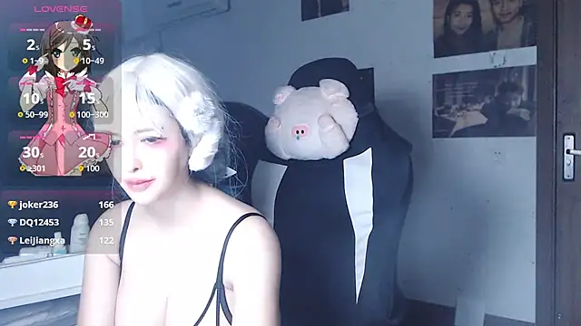 Snapshot of candy_cola chatting on October 12, 7:11 am candy cola online show from October 12, 7:11 am