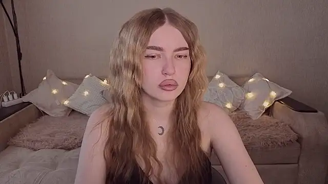 ViolettaLopez online show from April 25, 2:58 pm