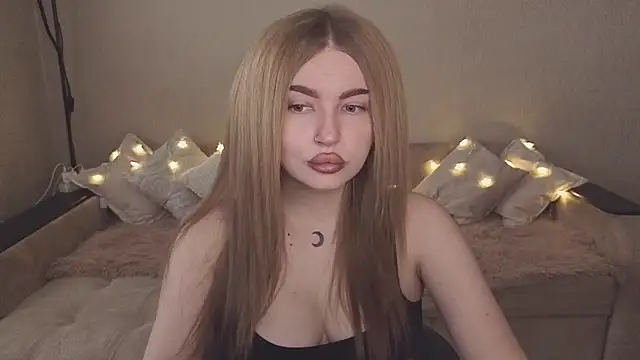 Snapshot of ViolettaLopez chatting on October 15, 10:40 am ViolettaLopez online show from October 15, 10:40 am