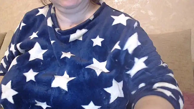 Amy August online show from February 9, 4:37 am