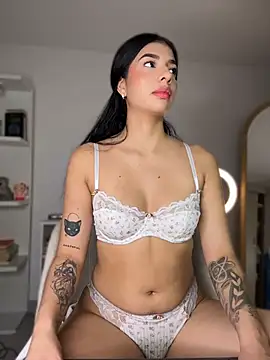 Veronica ar online show from June 6, 3:02 am