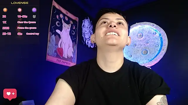 girl intense444 online show from December 22, 1:25 pm