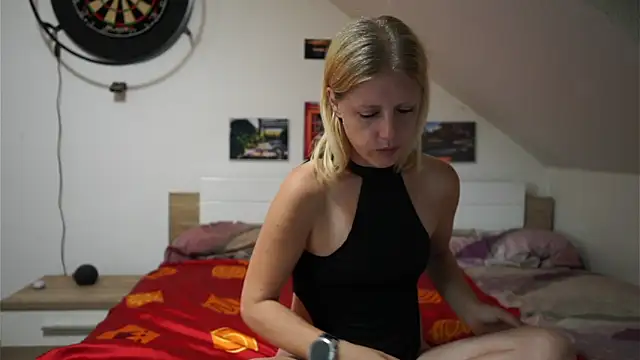 Moistdevil online show from October 18, 10:18 am