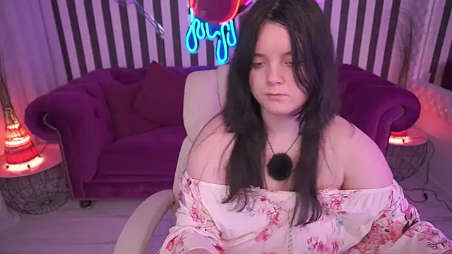 LittleShyy online show from July 18, 1:24 pm