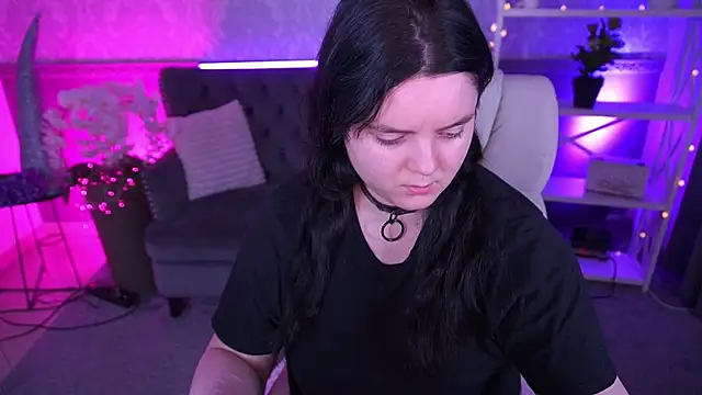 LittleShyy online show from March 7, 1:51 pm