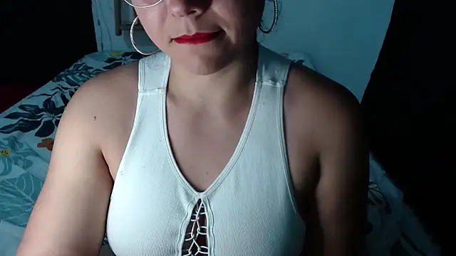 Snapshot of lizbodu chatting on September 13, 11:46 pm lizbodu online show from September 13, 11:46 pm