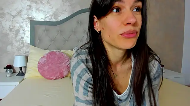 JennaMyers online show from April 25, 7:22 pm