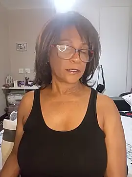 Snapshot of Hotgrannyx chatting on October 4, 2:17 am Hotgrannyx online show from October 4, 2:17 am