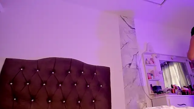 alysson 18 online show from March 27, 2:18 pm