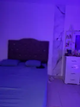 alysson 18 online show from April 27, 1:08 pm