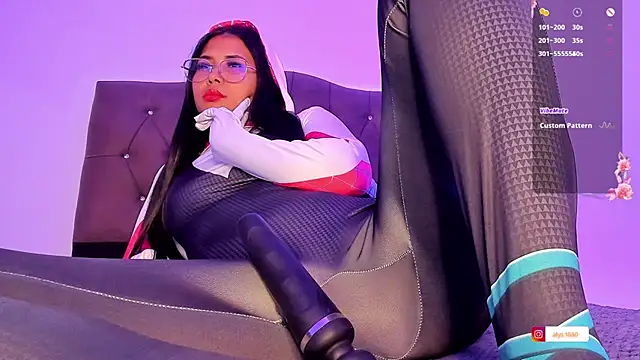 alysson 18 online show from November 8, 2:22 pm