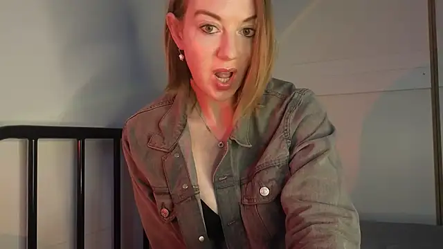 TopsyWilde online show from June 16, 7:53 am