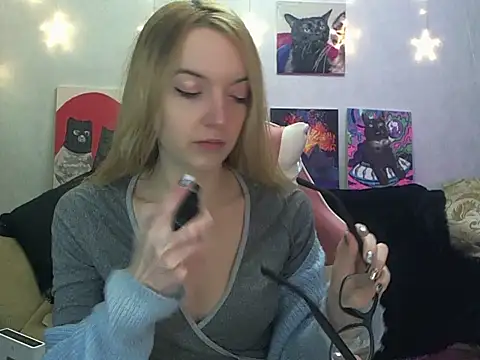 SecretSophia online show from November 18, 9:16 pm