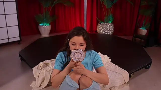 KittyCaitlin online show from November 13, 7:13 pm