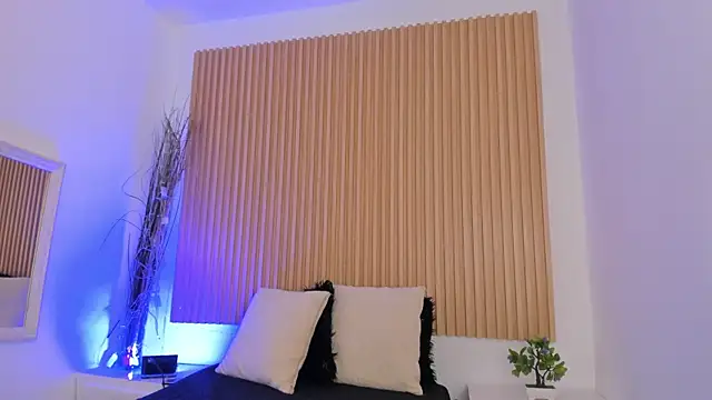 GenesisRuiz online show from April 27, 1:52 pm