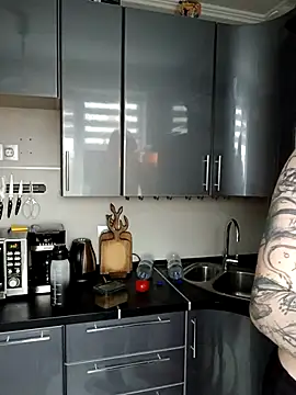 LazyTanukii online show from November 11, 6:31 am