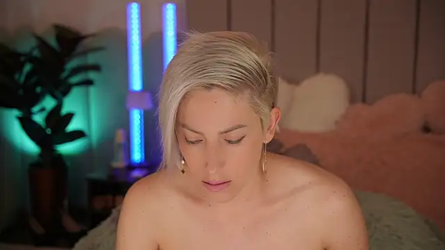 VickySecret96 online show from April 27, 6:27 pm