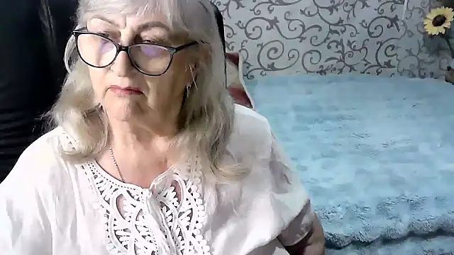 Snapshot of LolkaAlyss chatting on September 18, 6:17 pm LolkaAlyss online show from September 18, 6:17 pm