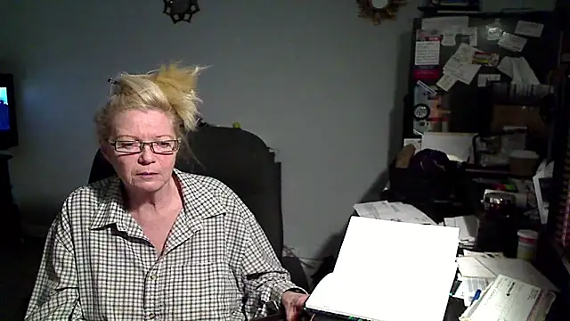 XTRAHORNYONE online show from April 9, 2:03 am