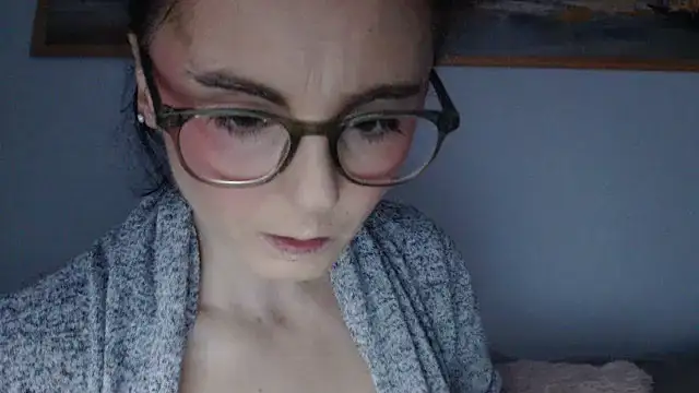 cleophee online show from December 19, 8:17 am