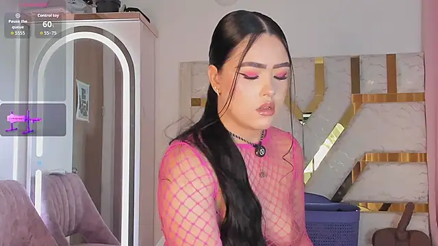 sophy champagne online show from July 1, 1:05 am