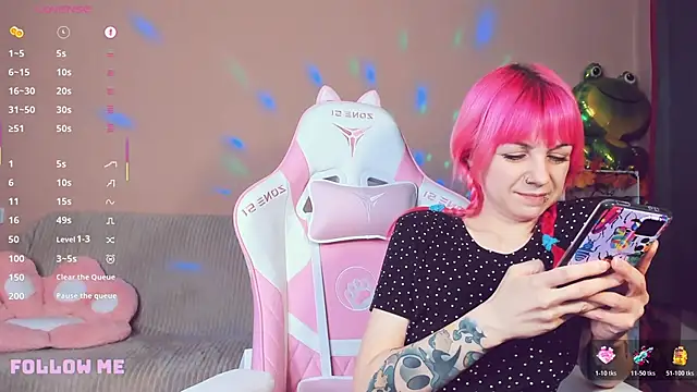 Snapshot of AmyRose6969 chatting on October 18, 8:43 pm AmyRose6969 online show from October 18, 8:43 pm