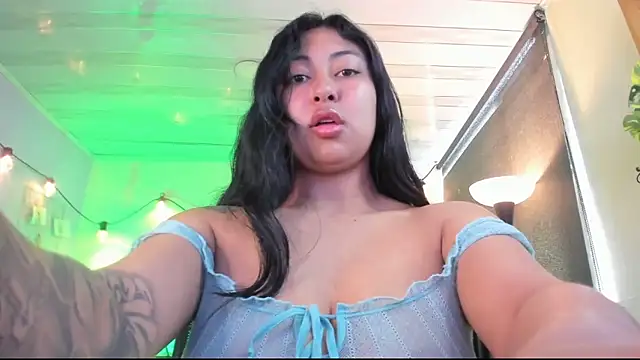 Snapshot of Pocahontas_power chatting on September 15, 5:31 pm Pocahontas power online show from September 15, 5:31 pm