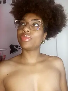 thaimy  online show from April 26, 3:37 am