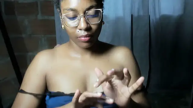 thaimy  online show from June 18, 11:48 am